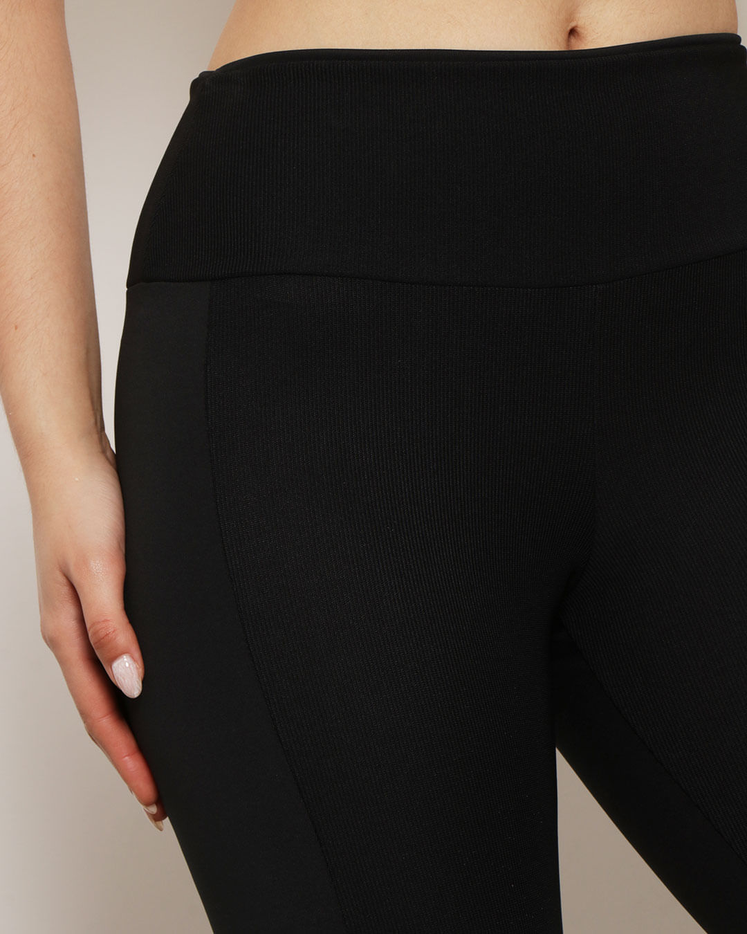 Legging-4092-2-Texturizado-Recorte-Liso---Preto