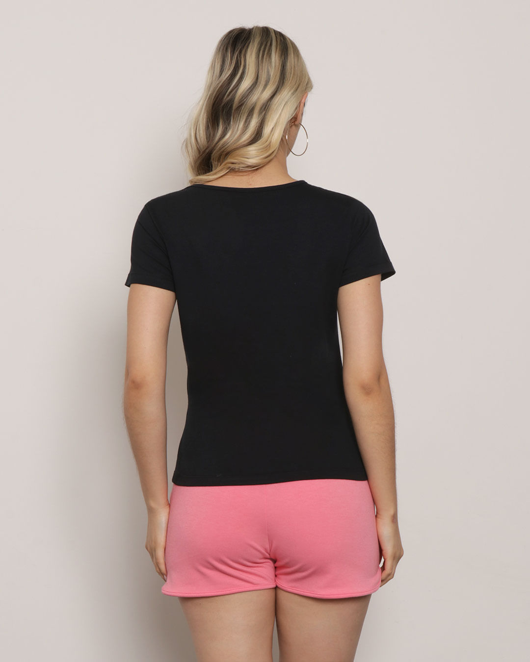 Camiseta-Silk-Flores-Pto-M7---Preto