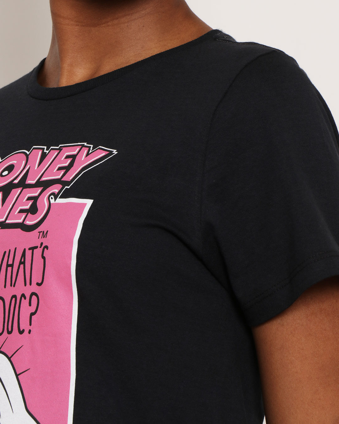 Camiseta-F2118-Pto-Pgg-Pernalonga-P08---Preto