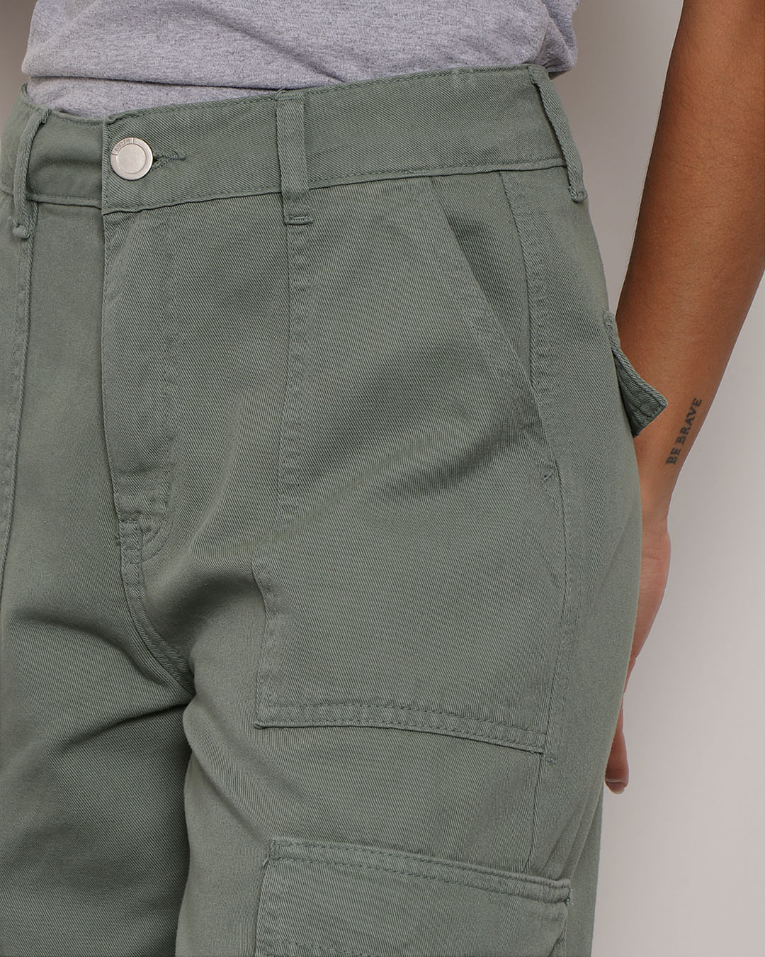 Calca-22602988-Srj-Reta-Bolso-Cargo-Fem---Verde-Claro
