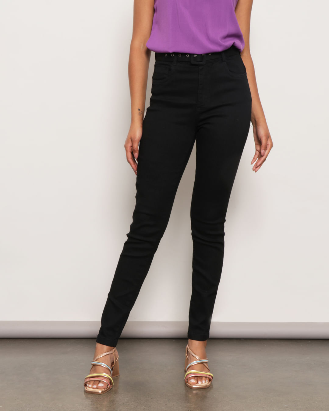 Calca-21096-Srj-Skn-C-Cinto-Fem-Ad---Preto