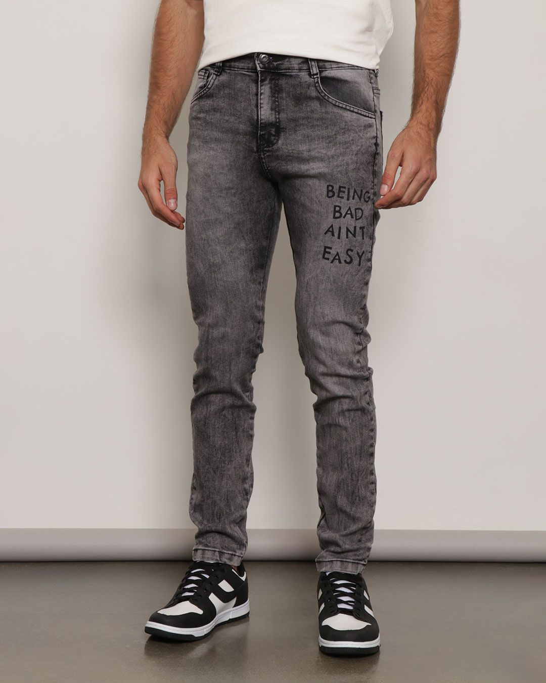 Calca-Jns-Jvm-Knn-Blk-Lettering---94261---Black-Jeans-Escuro