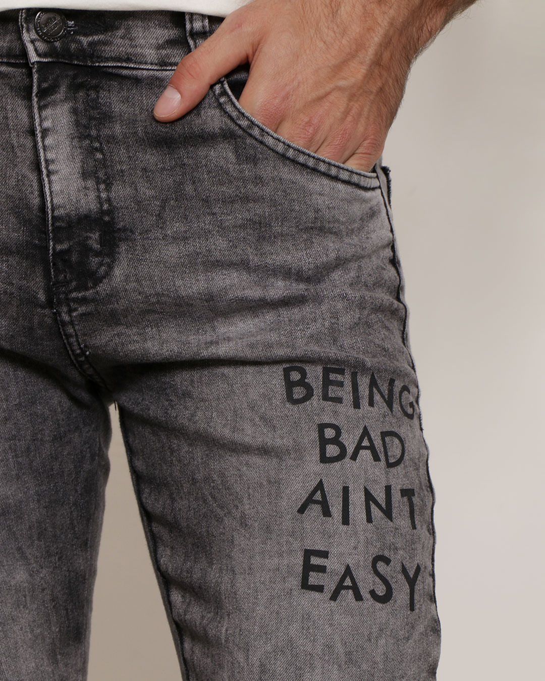 Calca-Jns-Jvm-Knn-Blk-Lettering---94261---Black-Jeans-Escuro