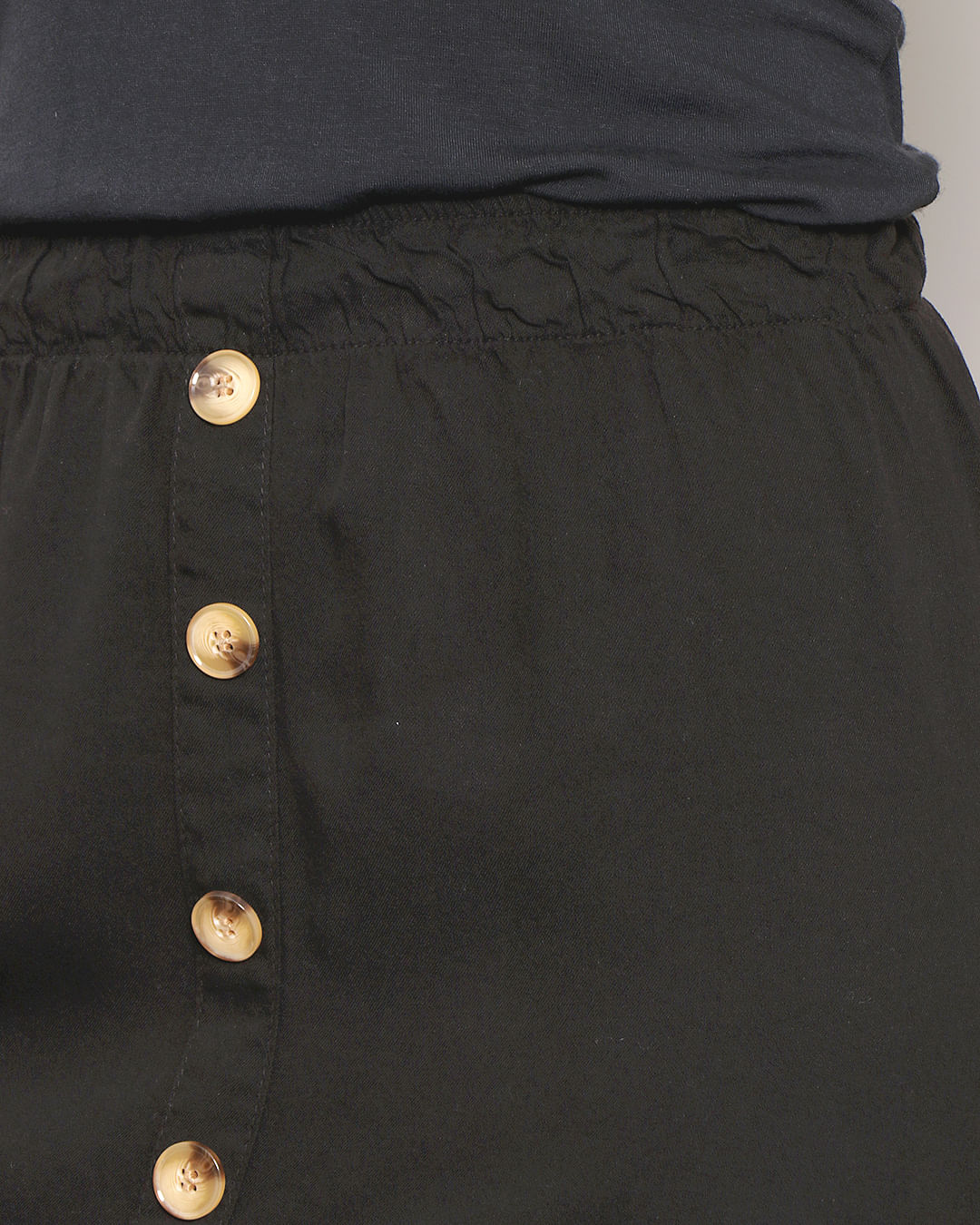 Saia-61401-Linh-Botoesfem-Ad---Preto