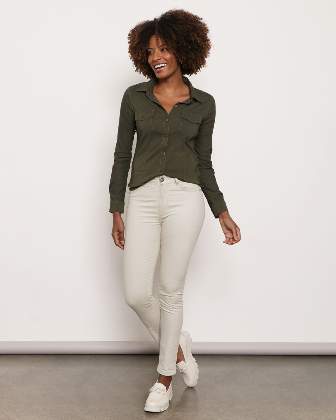 Camisa-410242-C--Bolsos---Verde-Escuro