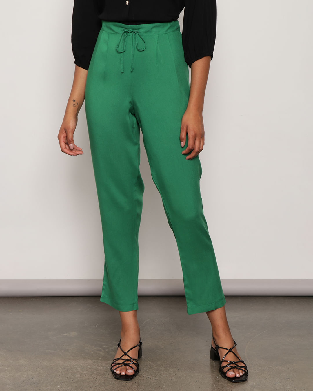 Calca-430127-Viscose-Lisa-C-Pregas---Verde-Escuro