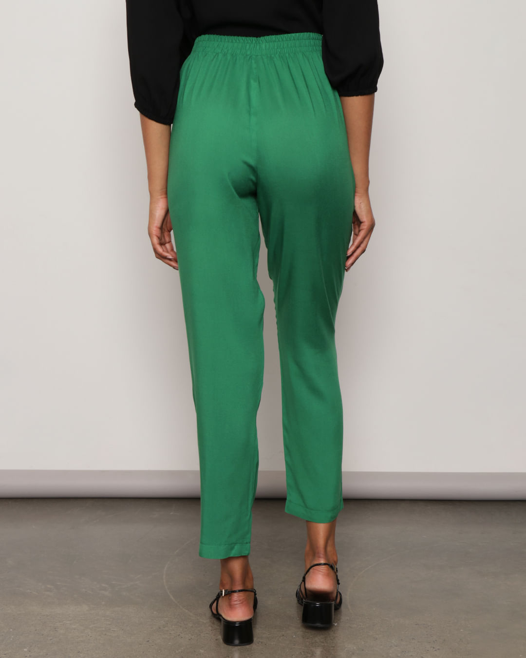 Calca-430127-Viscose-Lisa-C-Pregas---Verde-Escuro