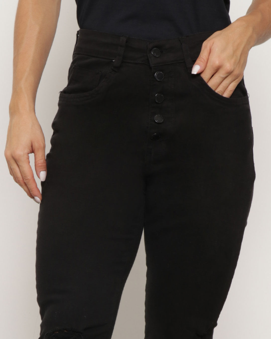 Calca-Feminina-Sarja-Skinny-Destroyed-Preta