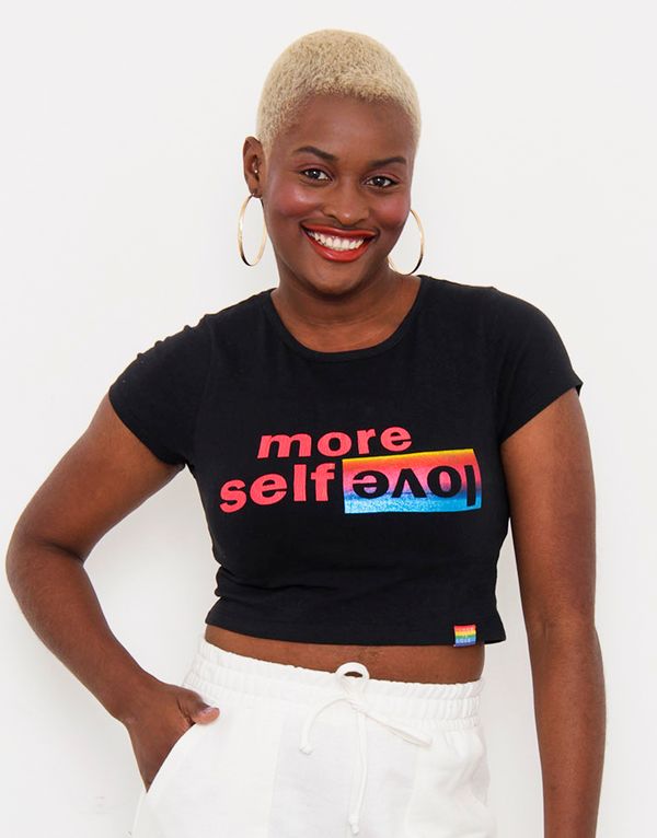 Camiseta Feminina Cropped com Estampa Manga Curta Preta GG