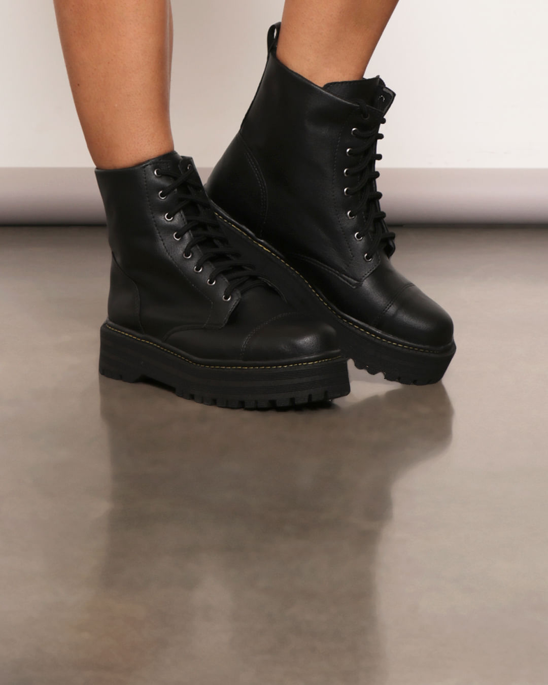 Bot-Cot-064001-Preto---Preto
