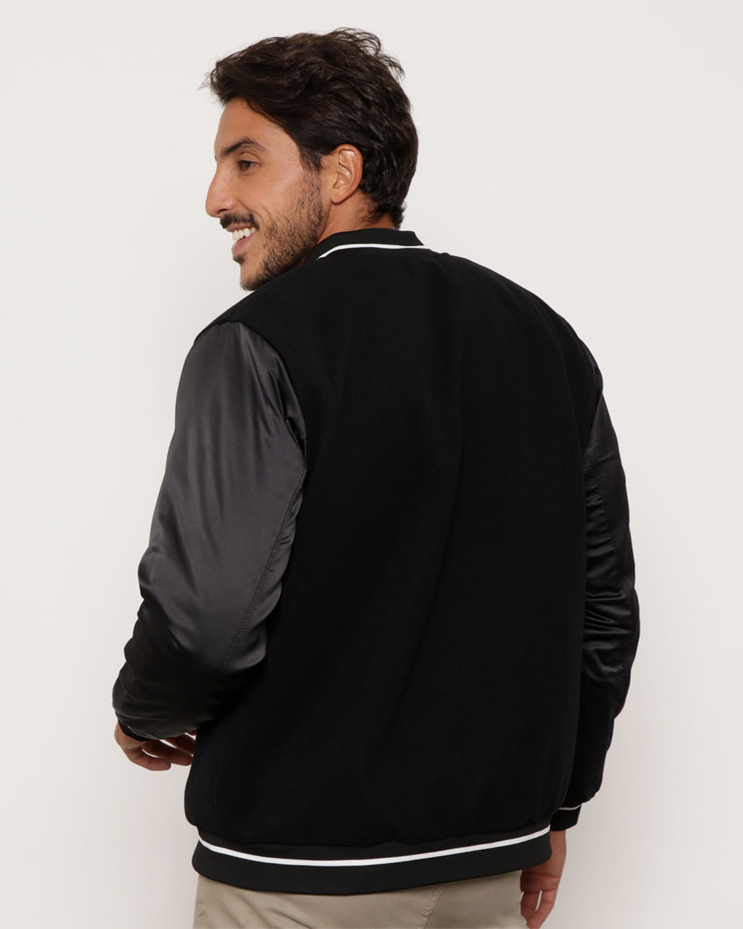 Jaqueta-7w23m-010-Bomber-Friso-Na-Barra---Preto