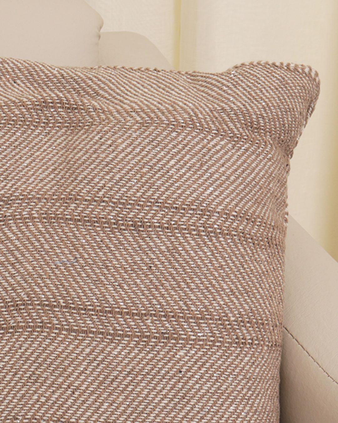 Almofada-Brillance-40x40-Rafia---Bege-Escuro