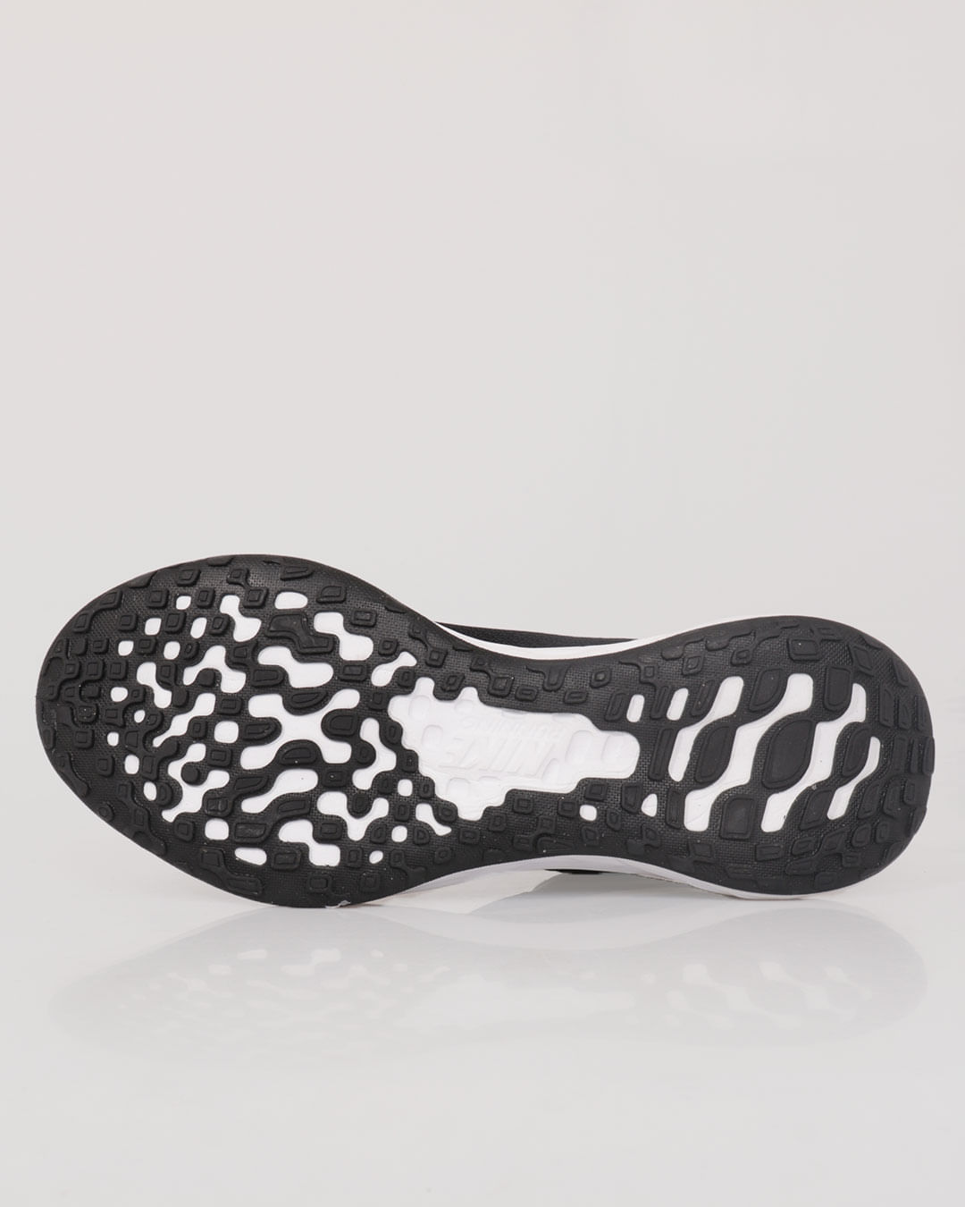 Nike-Revolution-6-Dc3728003-202015---Preto