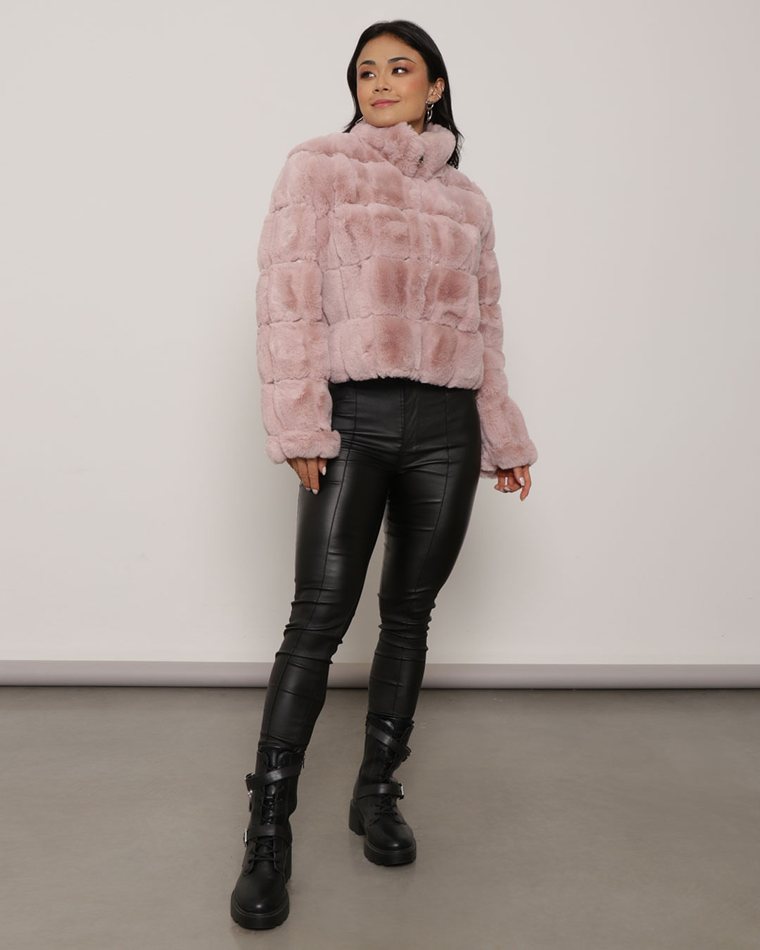 Jaqueta-Feminina-Cropped-Pelinho-Rosa