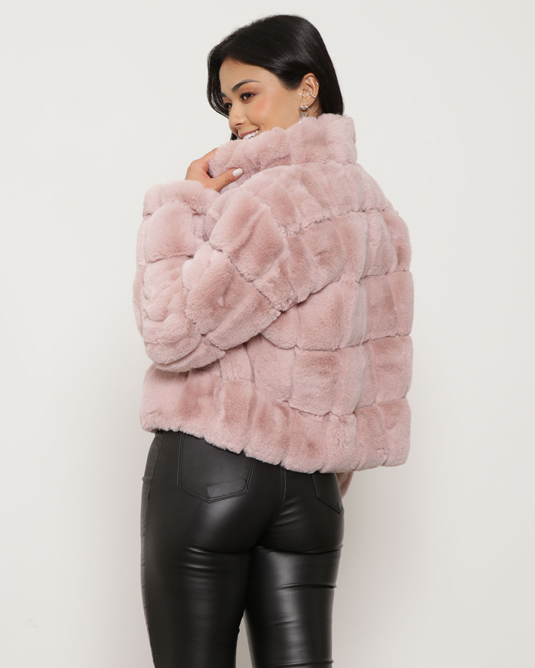 Jaqueta-Feminina-Cropped-Pelinho-Rosa