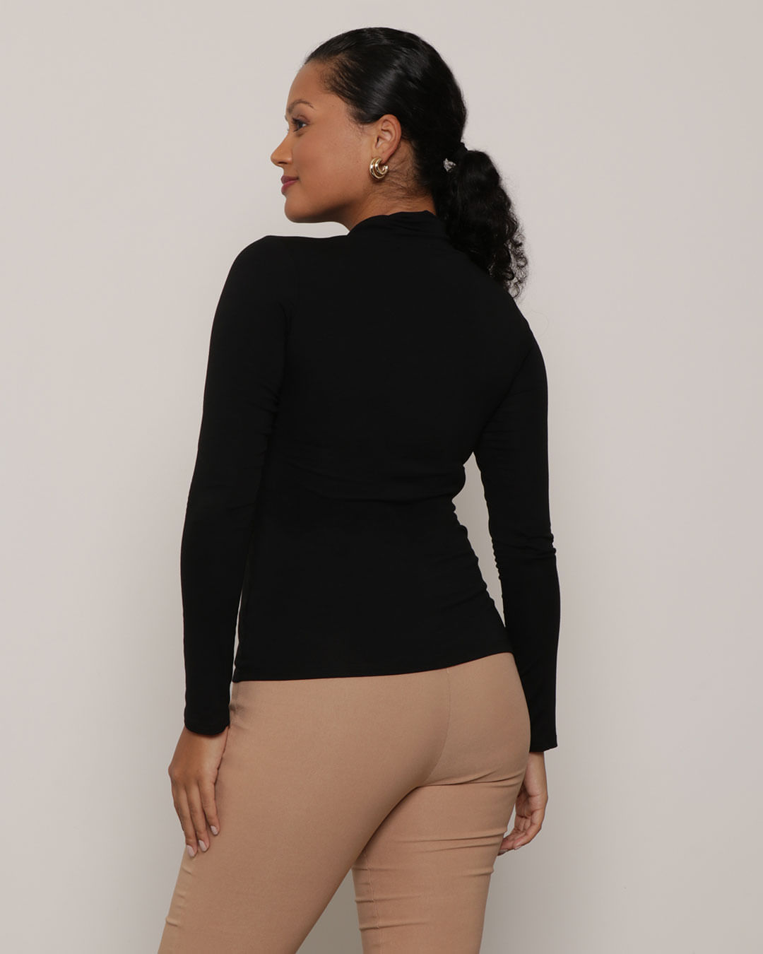 Blusa-Vs670-Gola-Alta-V---Preto