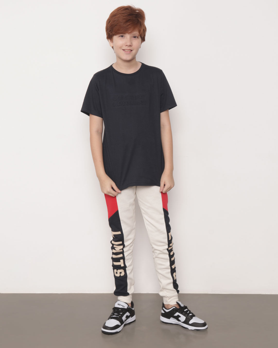Camiseta-Juvenil-Manga-Curta-Estampa-Alto-Relevo-Preta