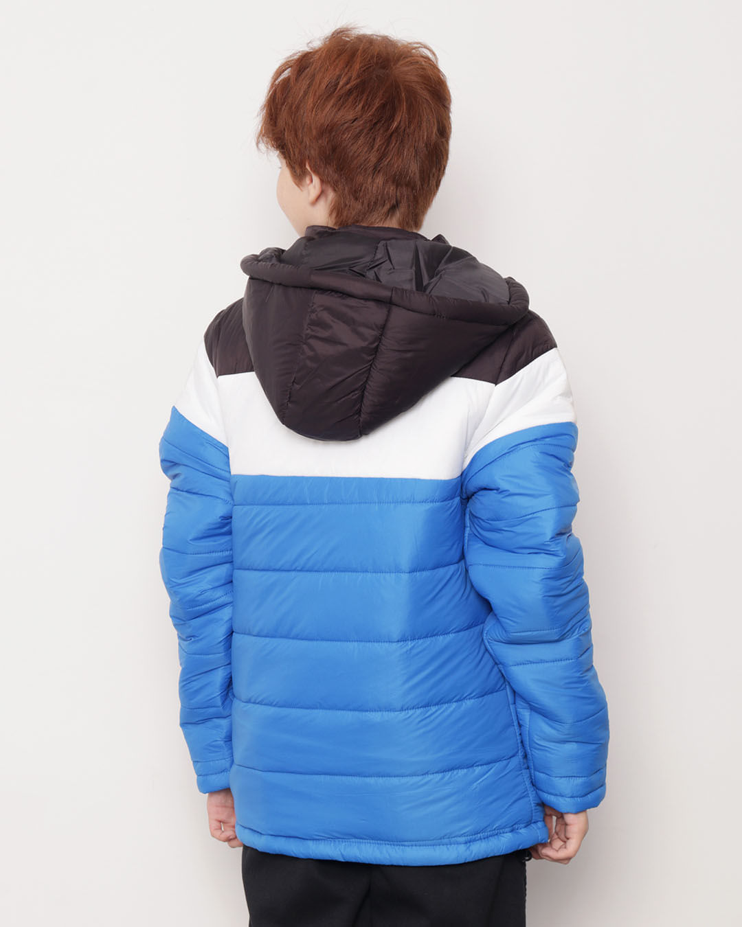 Jaqueta-Juvenil-Puffer-Com-Capuz-E-Recorte-Preta