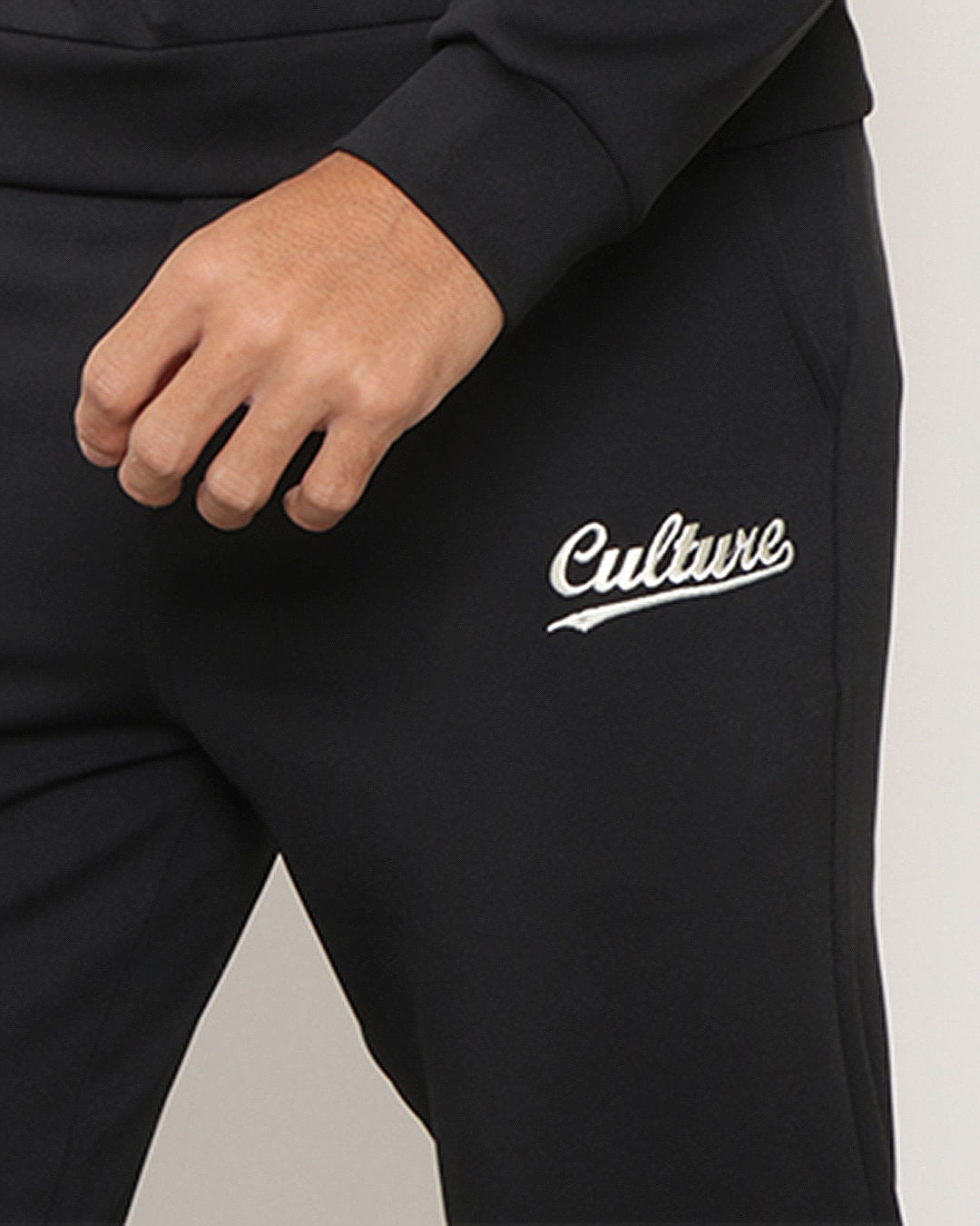 Calca-Bordado-C-Bolso-090048-P-Gg---Preto