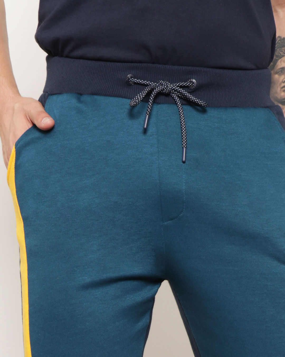 Calca-Moletom-Masculino-Jogger-com-Recortes-Led-Azul