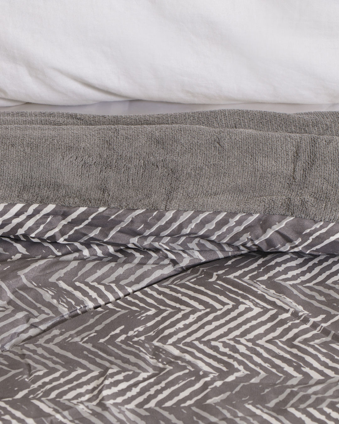 Coberdrom-Casal-Plush-Combo-Soft-Slim-Listrado-Home-Wear-Hedrons-Cinza