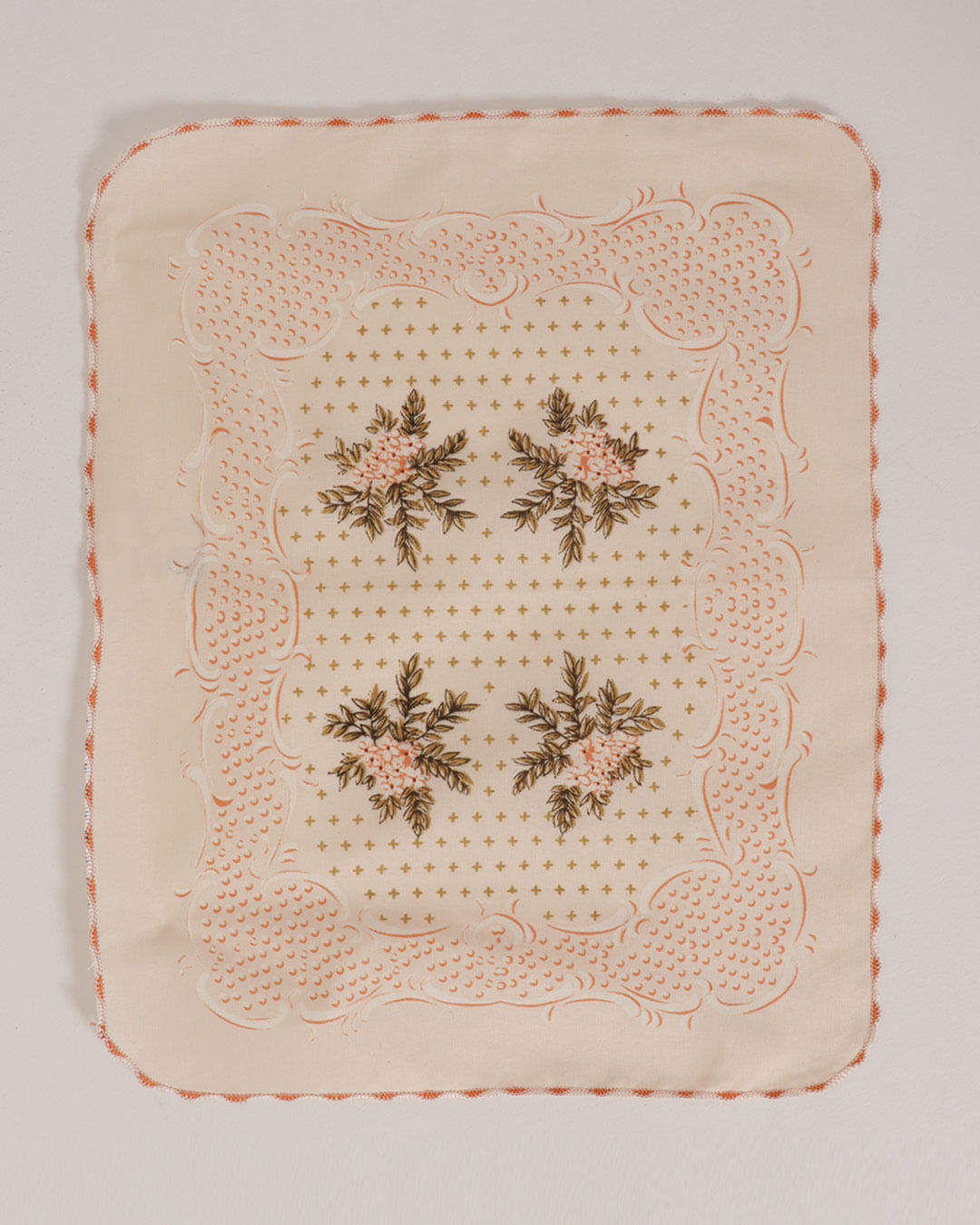 Lugar-Americano-Pa-30x40-215906---Off-White-Outros