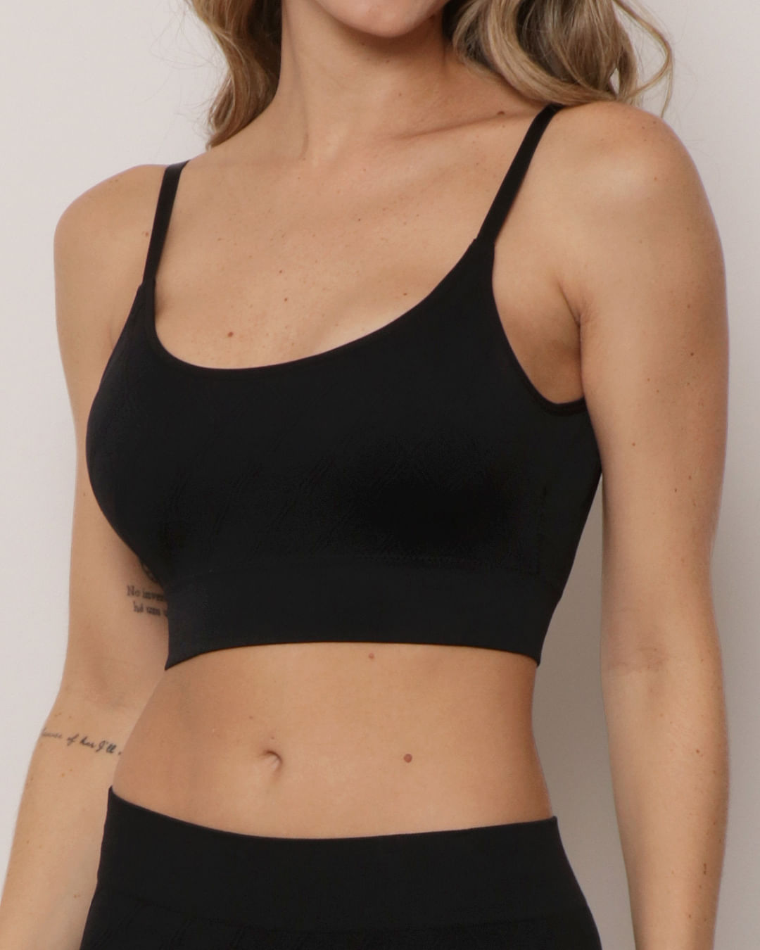 Top-Sem-Costura-Textura0300-083---Preto