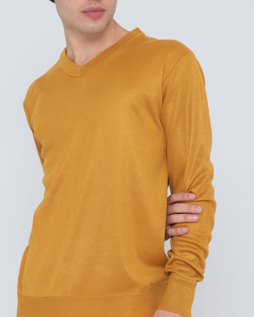 Tricot-Liso-Gola-V--Rep074-Pgg---Mostarda--Medio
