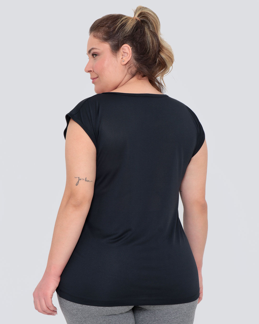 Blusa70004smga-Furad-Quadrada-Tg---Preto