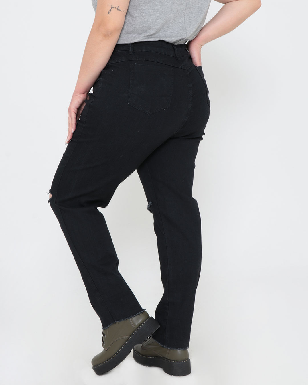Calca-20145-Jns-Rasg-Joelho-Tg---Black-Jeans-Escuro