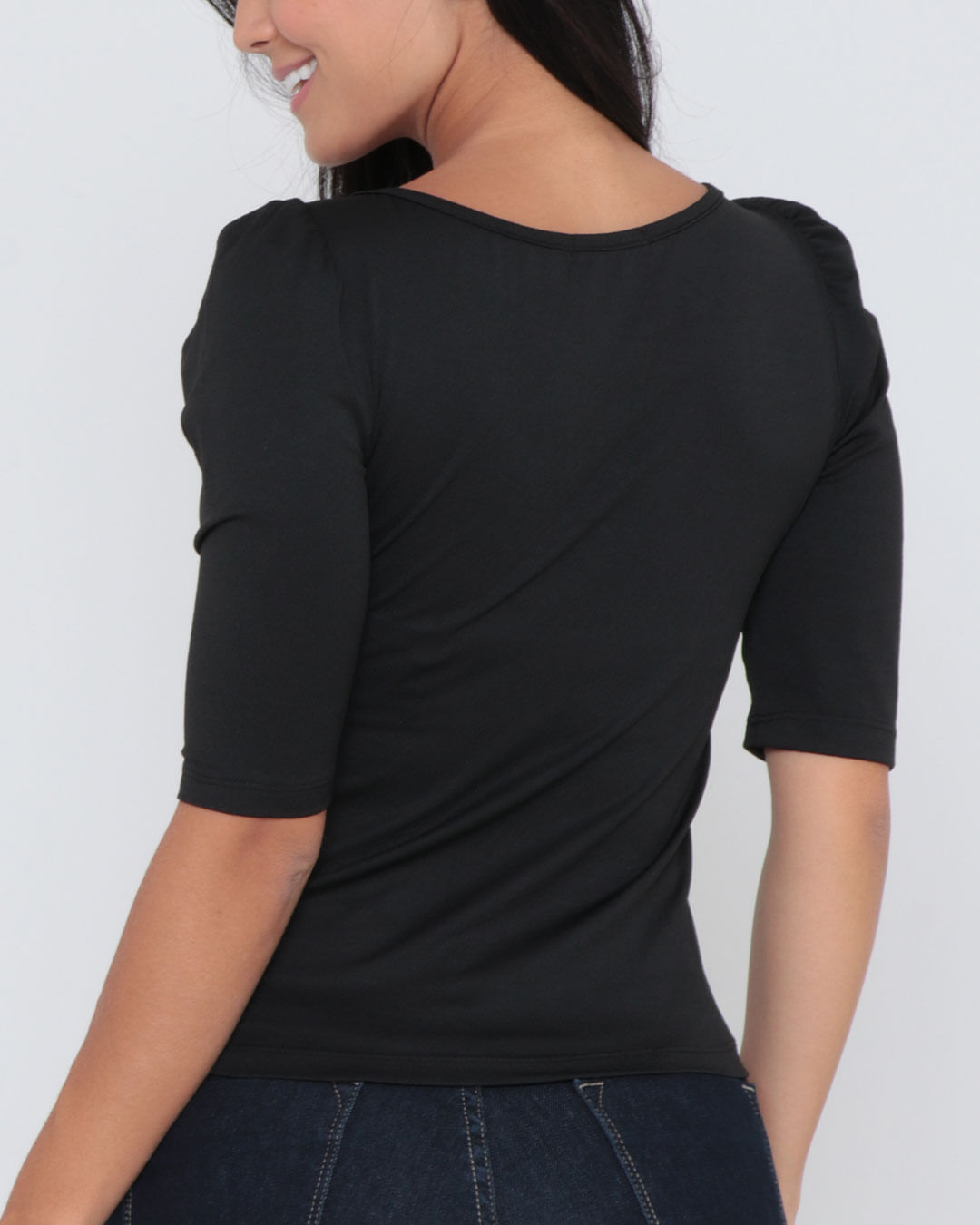 Blusa-5603-C-Detalhe-Gola-Mc---Preto