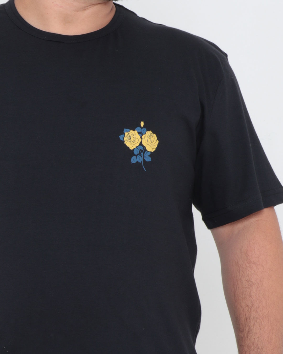 Camiseta-09782-Rosas-Estampada-Plus---Preto