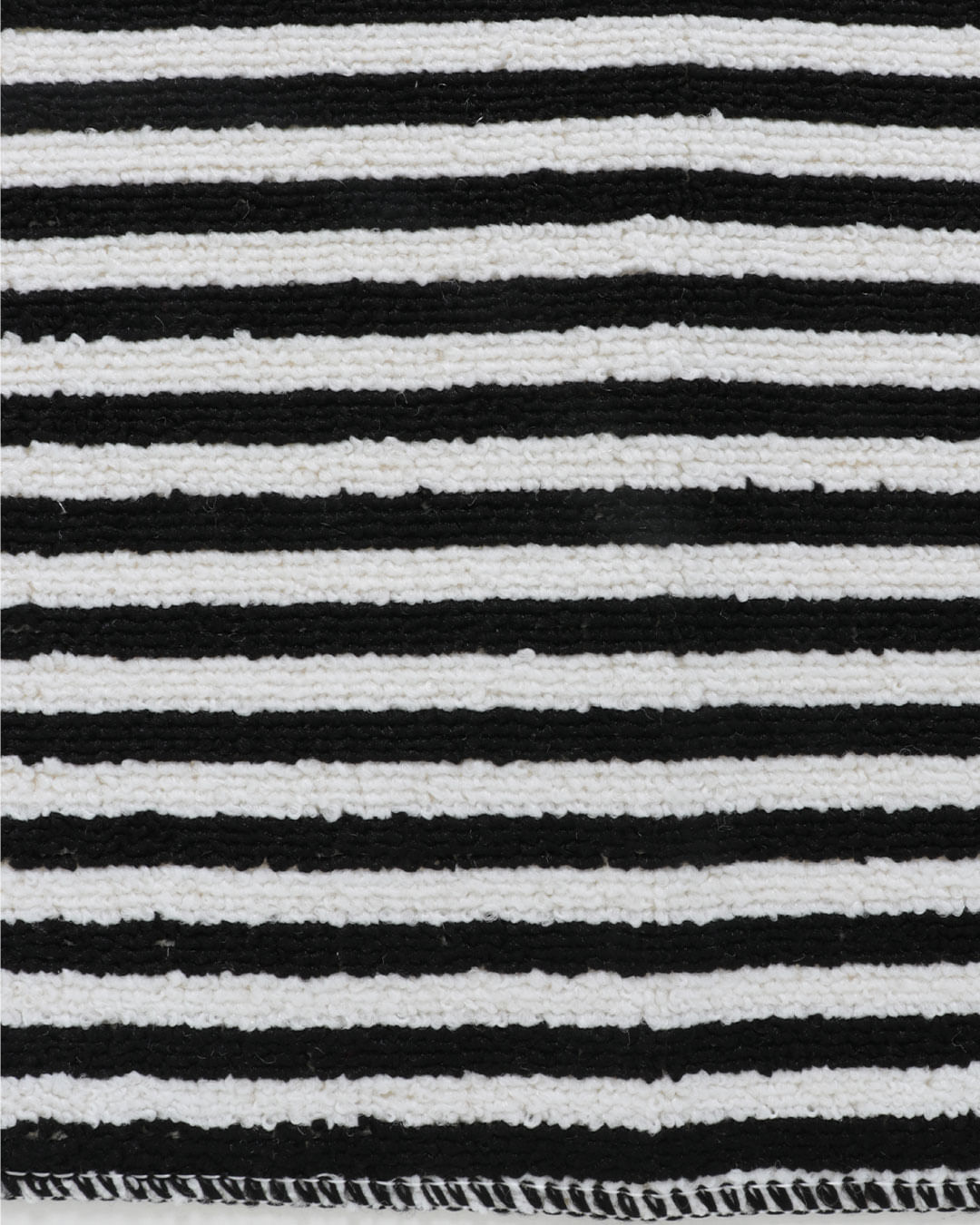 Tapete-040x060-Boucle---Preto-Listrado