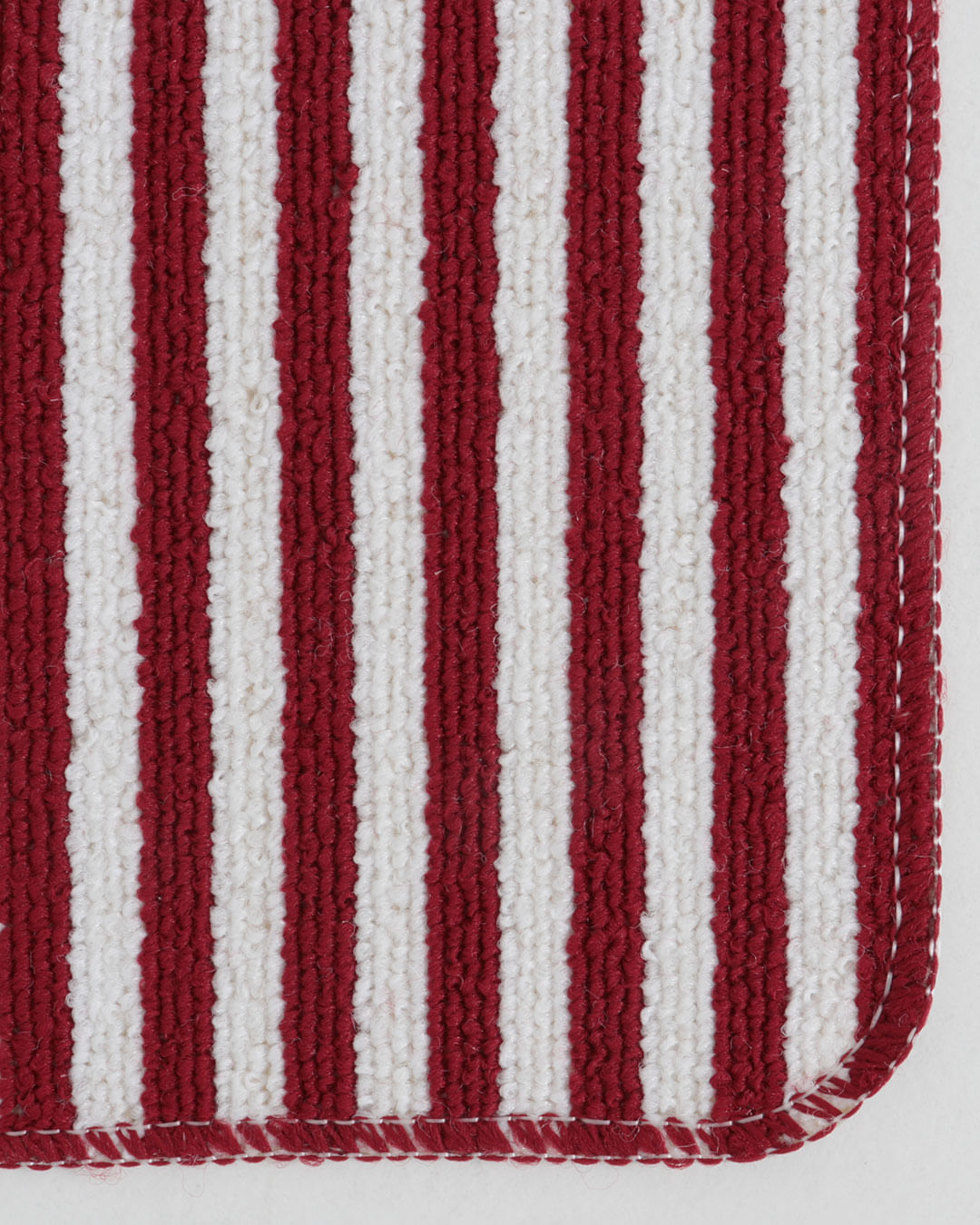 Tapete-040x060-Boucle---Vermelho-Listrado