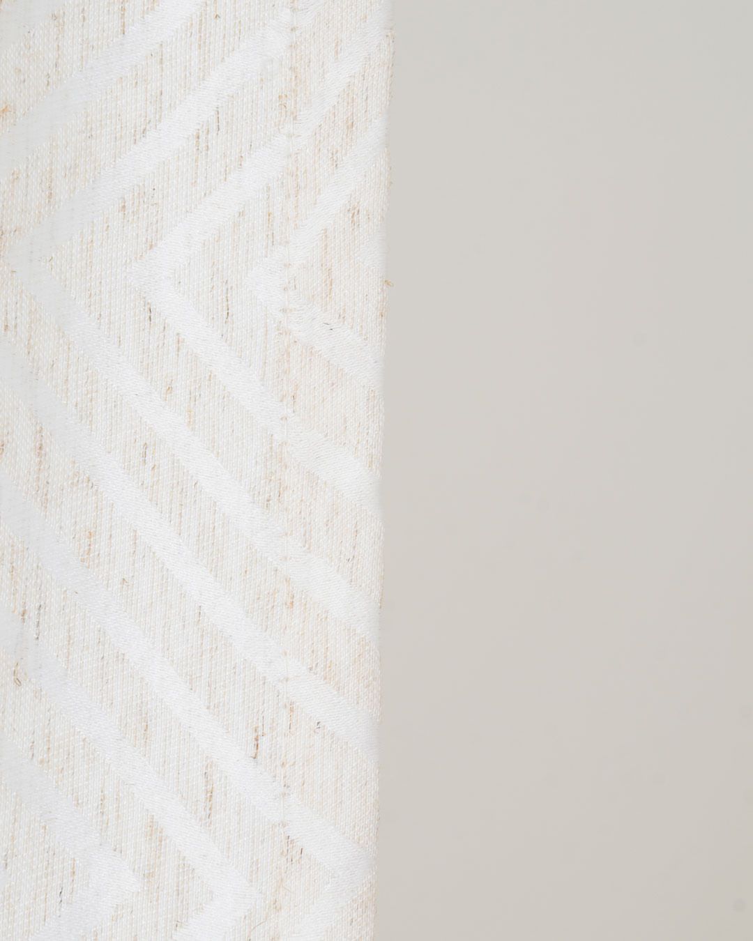 Cortina-Rustica--Tunis-Optical-360x23---Branco-Listrado