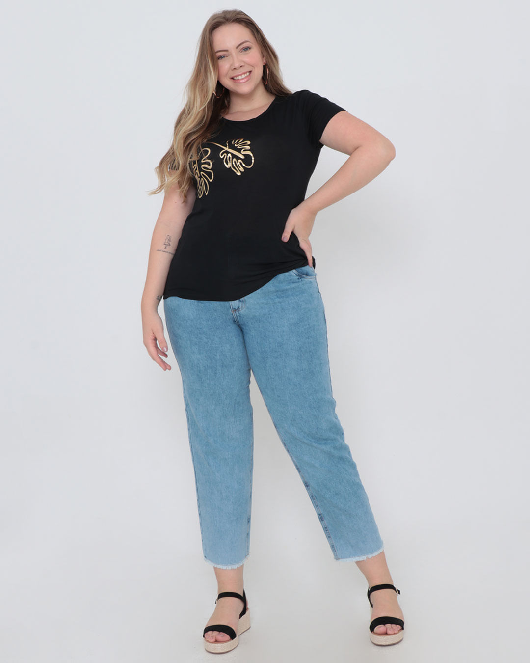 Blusa-402008-Estampa-Frontal-Flores---Preto