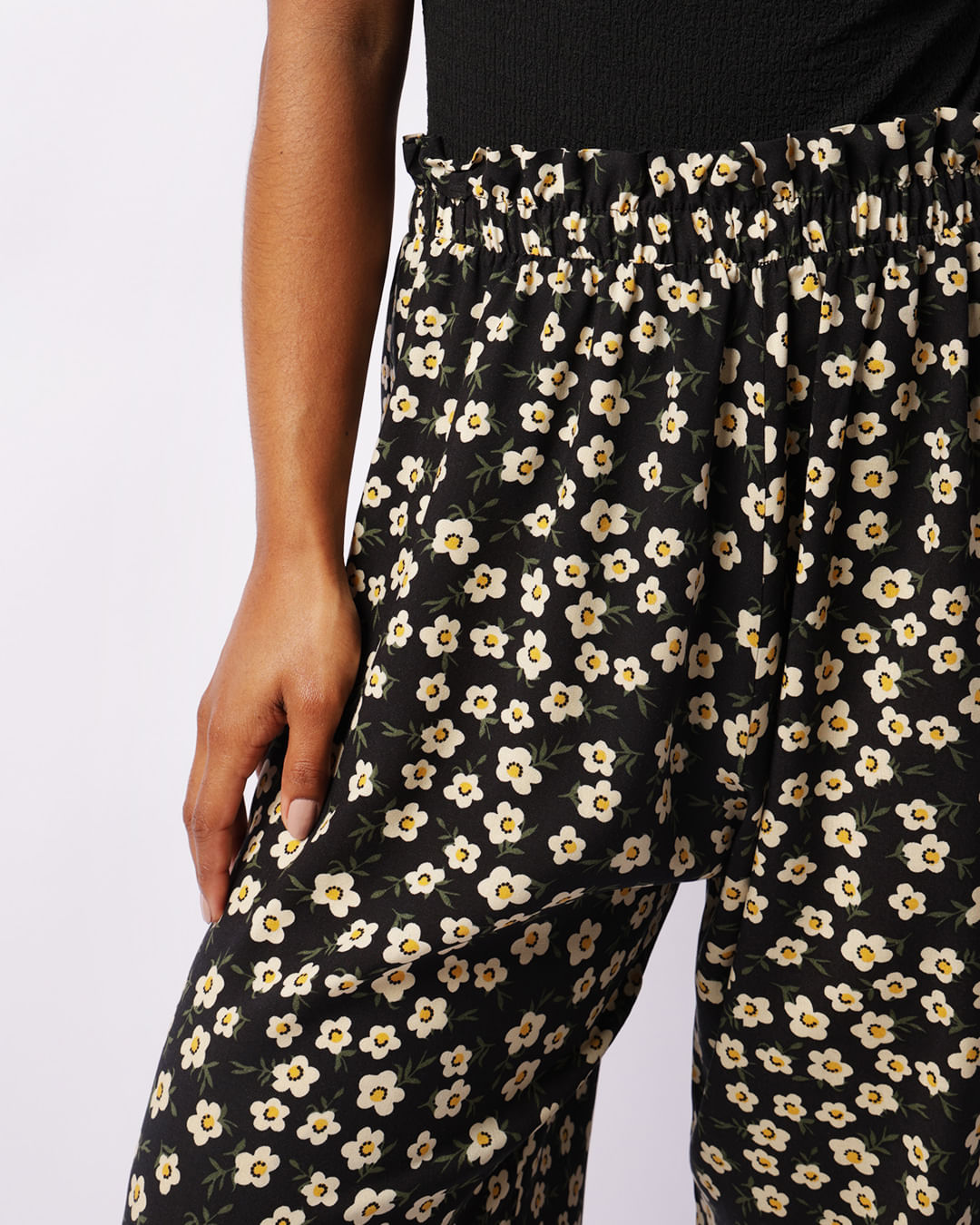 Pantacourt-Estampada-5603re-Prog---Preto-Floral
