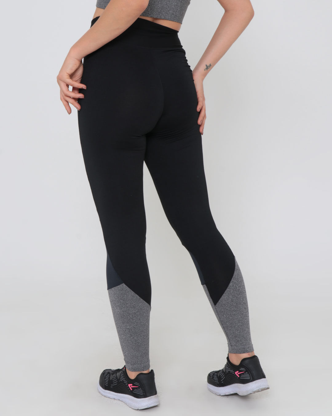 Legging-10189-2-Recortes-E-Tela---Preto