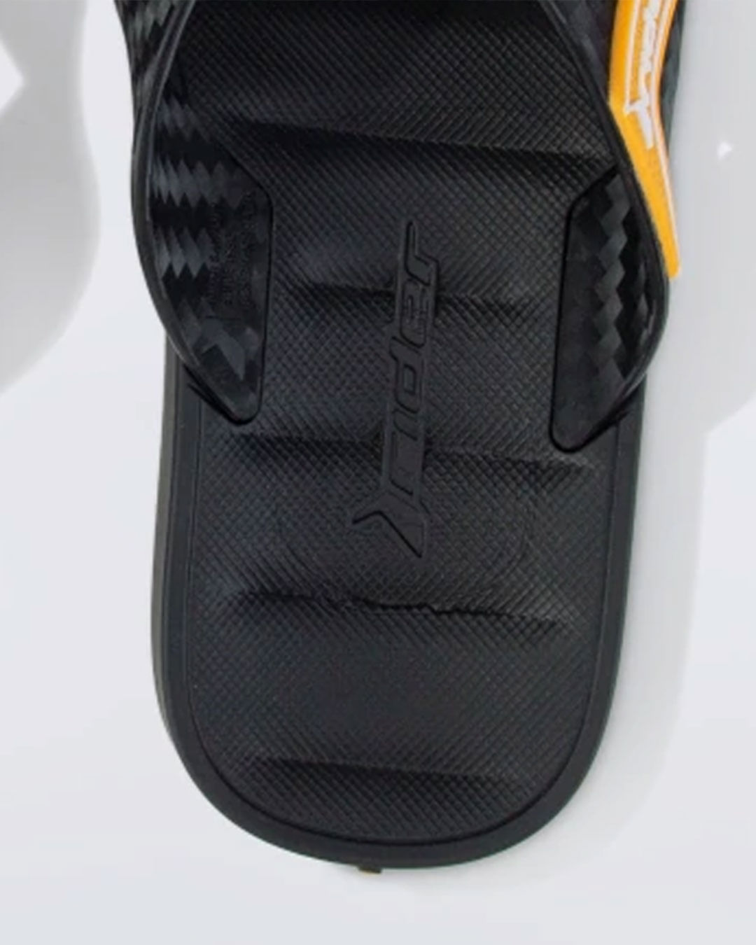 Chi-Mas-11799-20566-Preto-Spirit---Preto