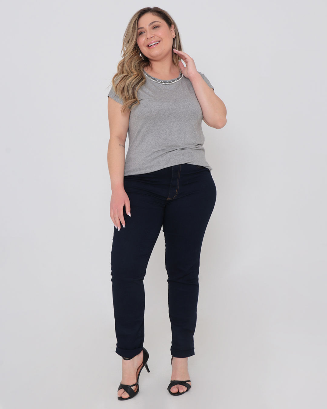 Blusa-2352-Com-Bordado-Perola-Decote---Cinza-Medio