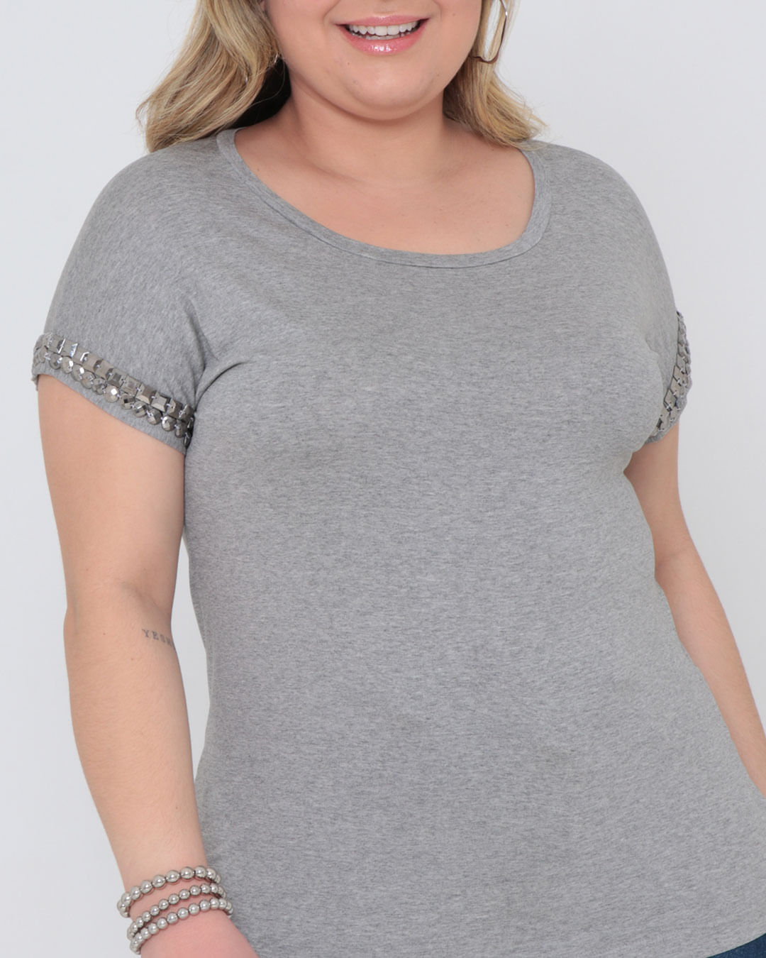 Blusa-2351-Com-Bordado-No-Ombro---Cinza-Claro