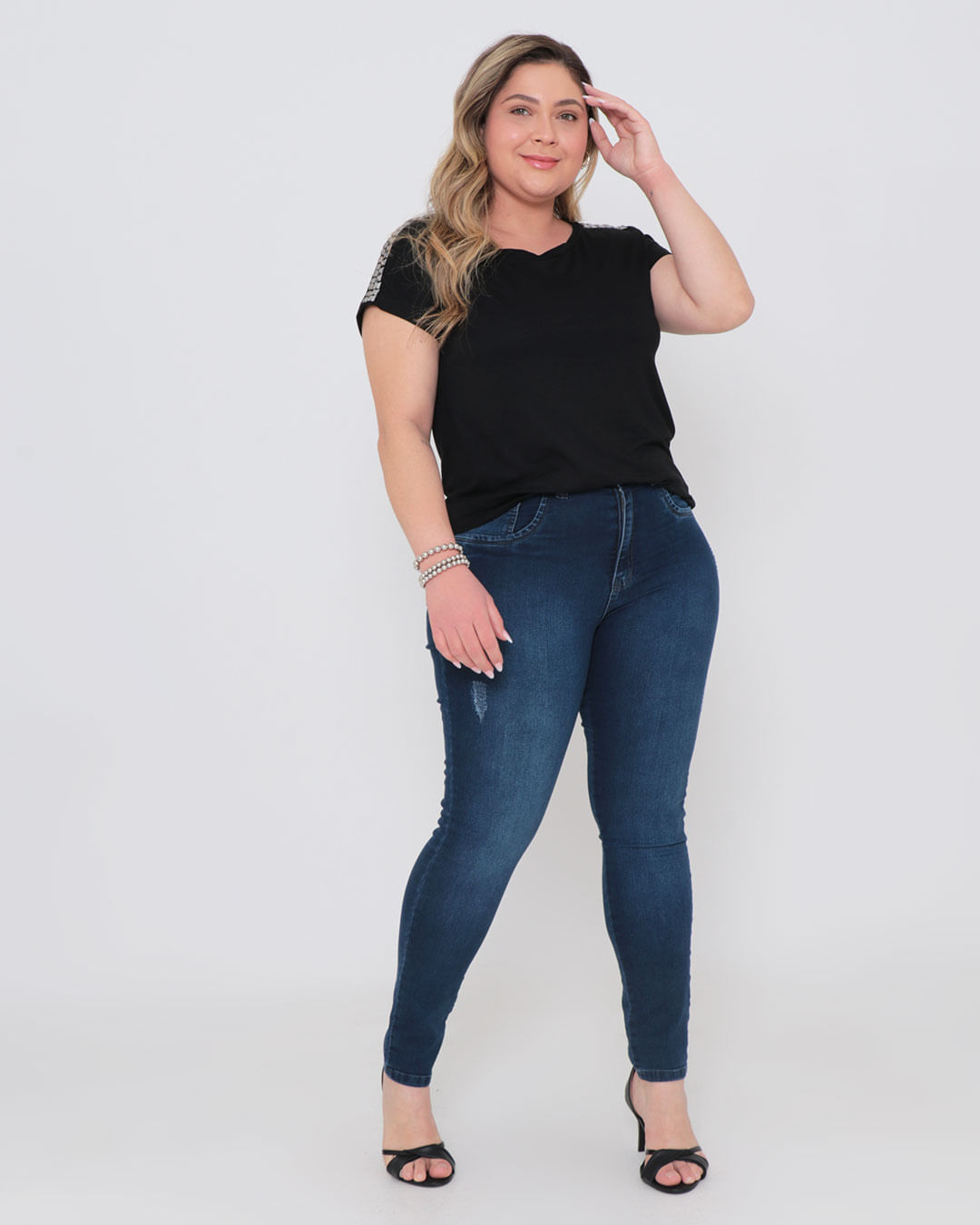 Blusa-2350-Com-Bordado-Manga---Preto