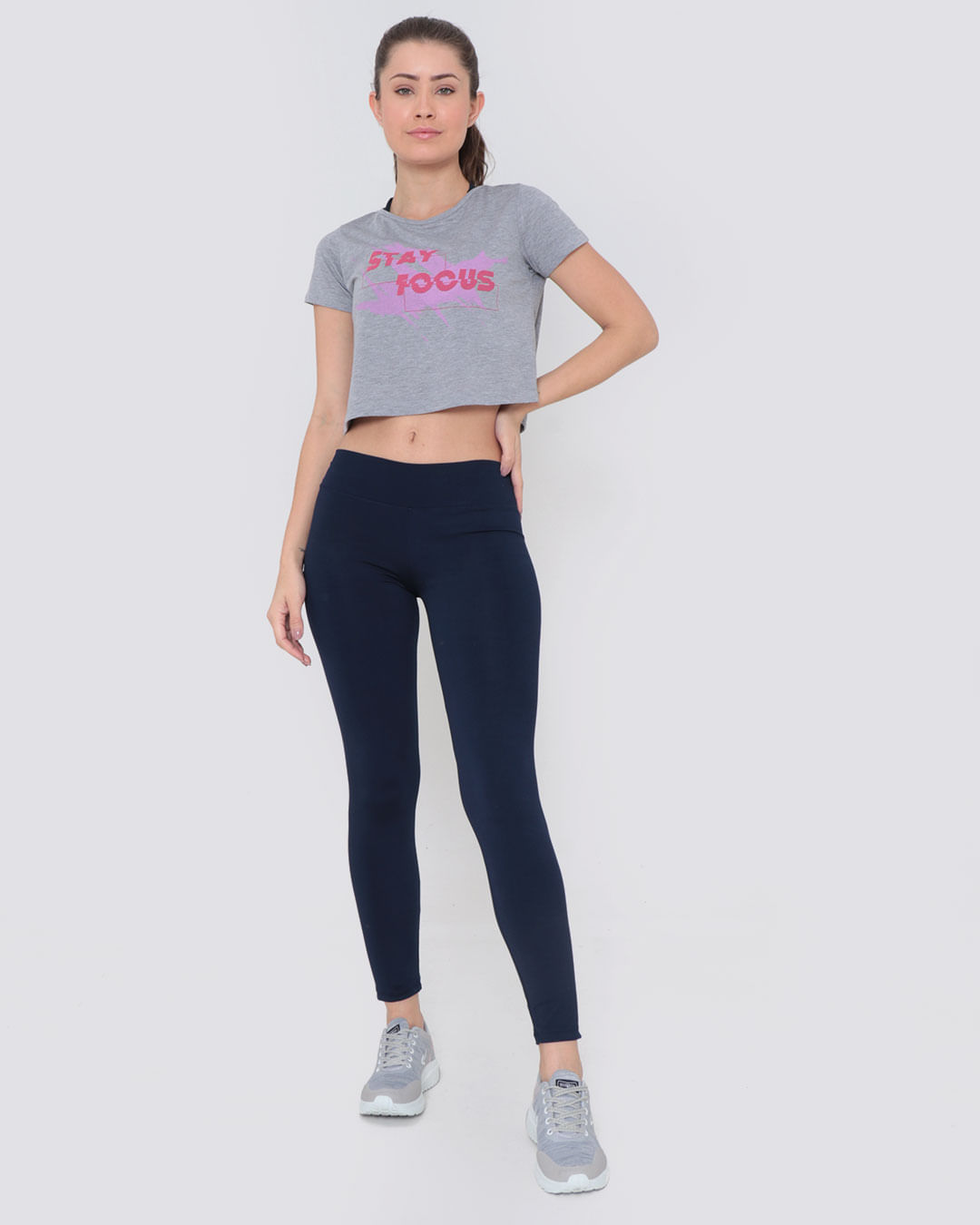 Blusa-Mc-Cropped-Stay-Focus---Cinza-Claro