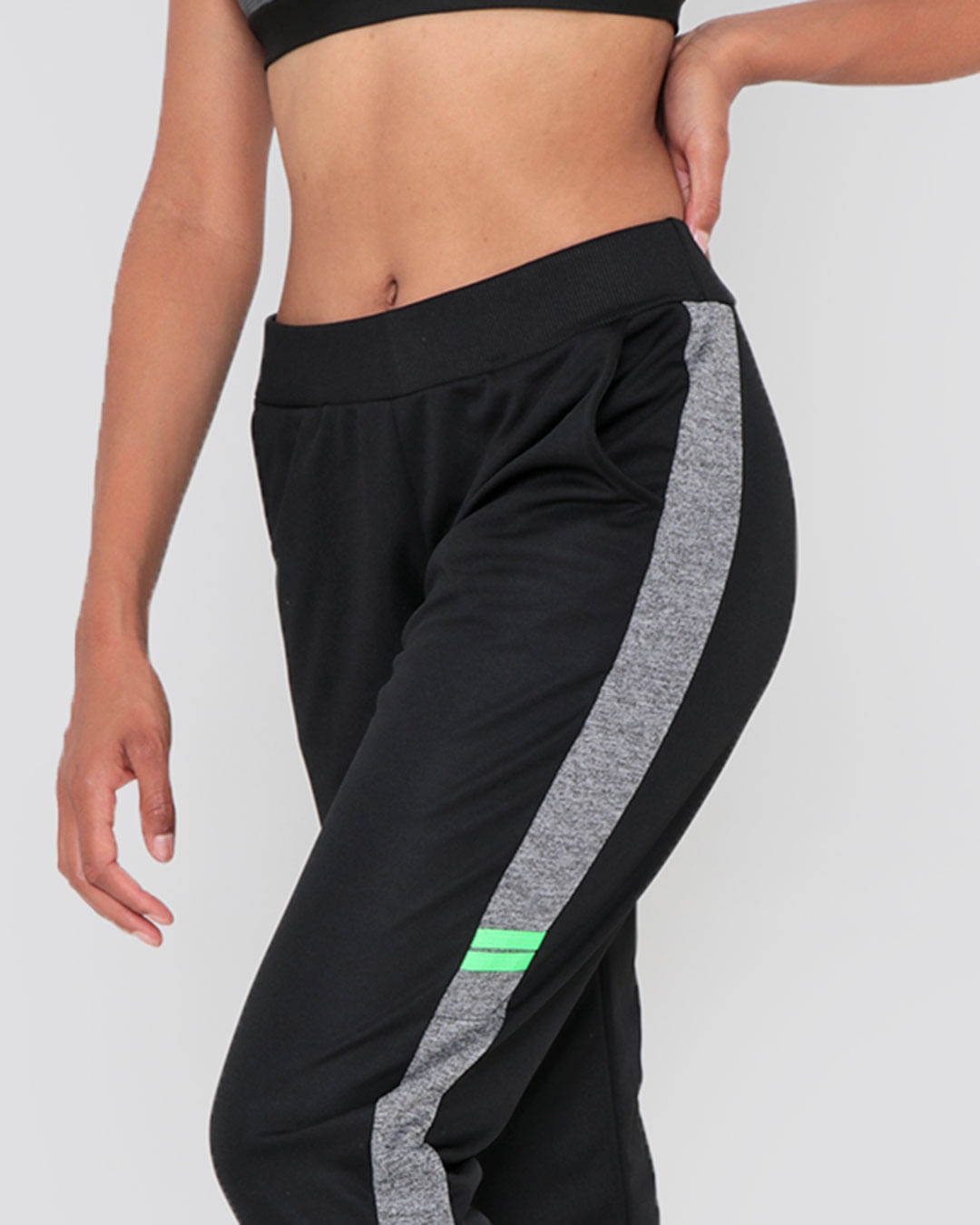Calca-Fem-320201-Helanca-Jogger---Preto