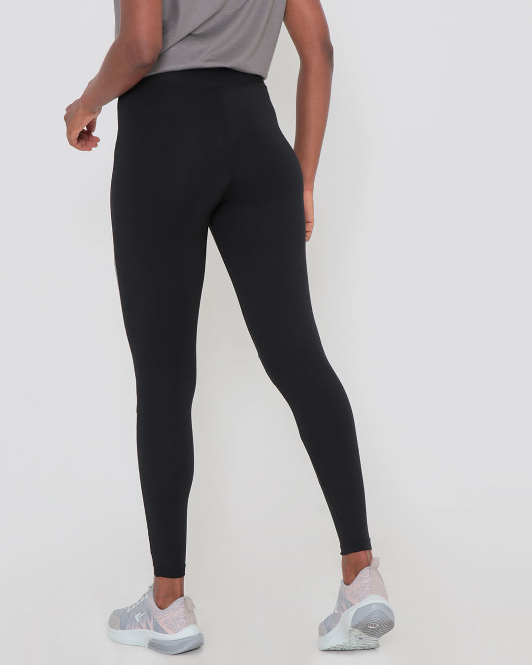 Legging-10190-2-Recortes-Frente---Preto
