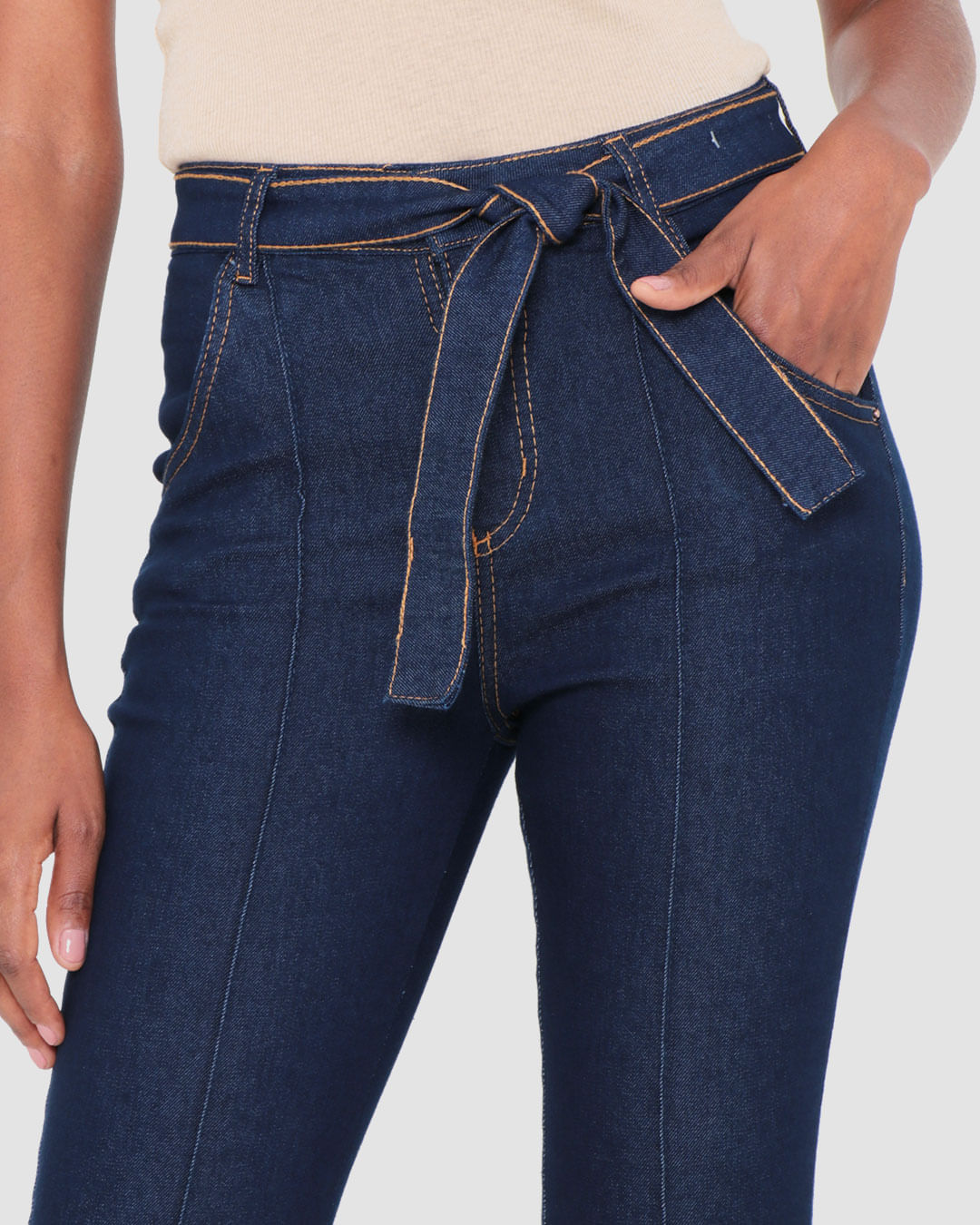 Calca-18390-Jns-Flara-Amarracfem---Black-Jeans-Medio