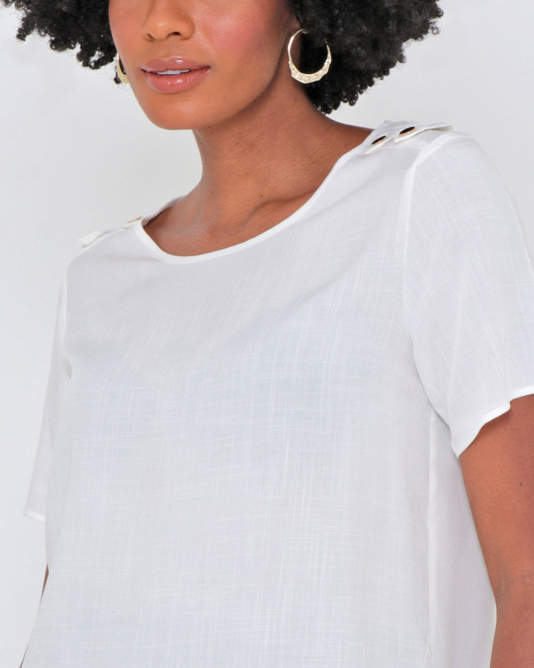 Blusa-9575-C-Detalhe-Ombro-Mc---Off-White