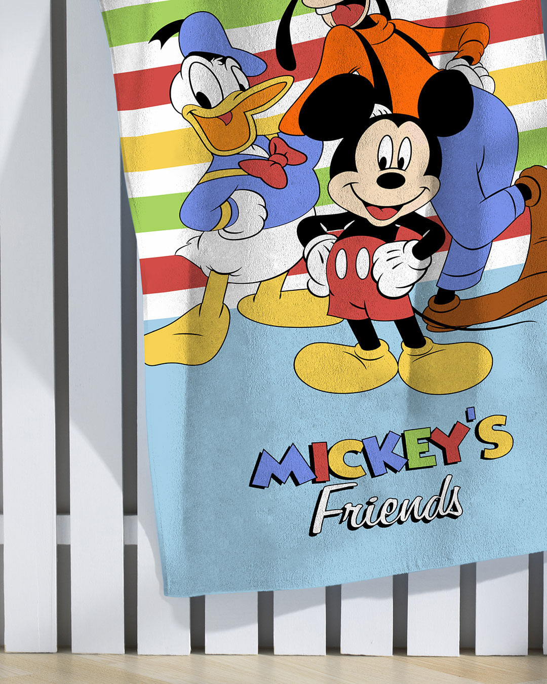Toalha-Bh-Veludo-70x130-Mickey-Amigos---Azul-Claro