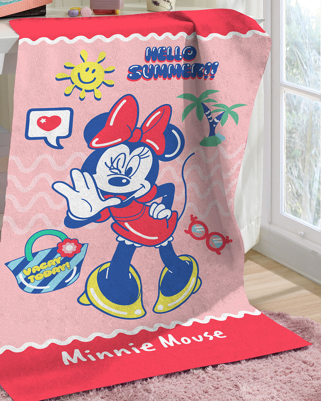 Toalha-Bh-Veludo-70x130-Minnie-Summer---Rosa-Claro