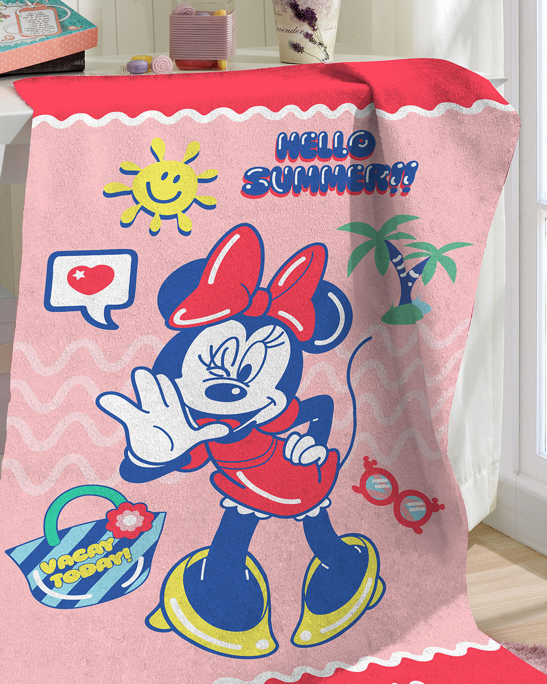 Toalha-Bh-Veludo-70x130-Minnie-Summer---Rosa-Claro